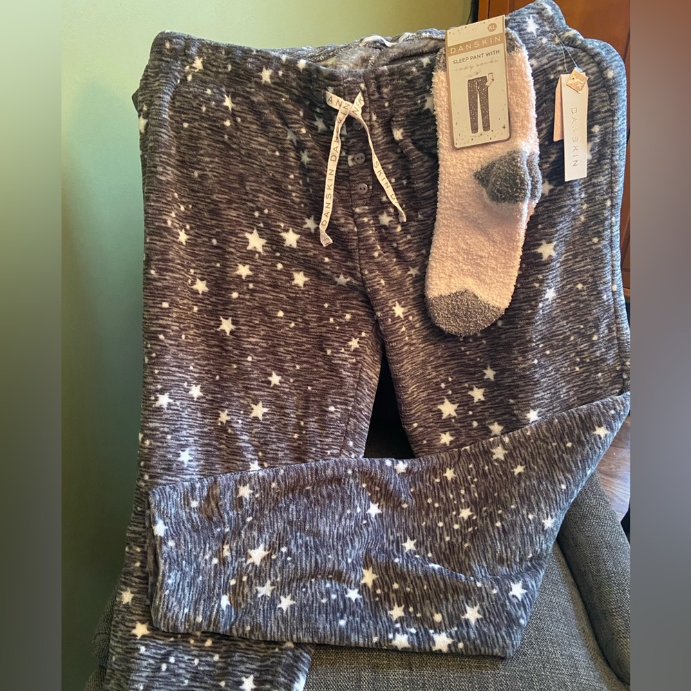 NWT-Danskin Sleep Pant w/ Cozy Socks